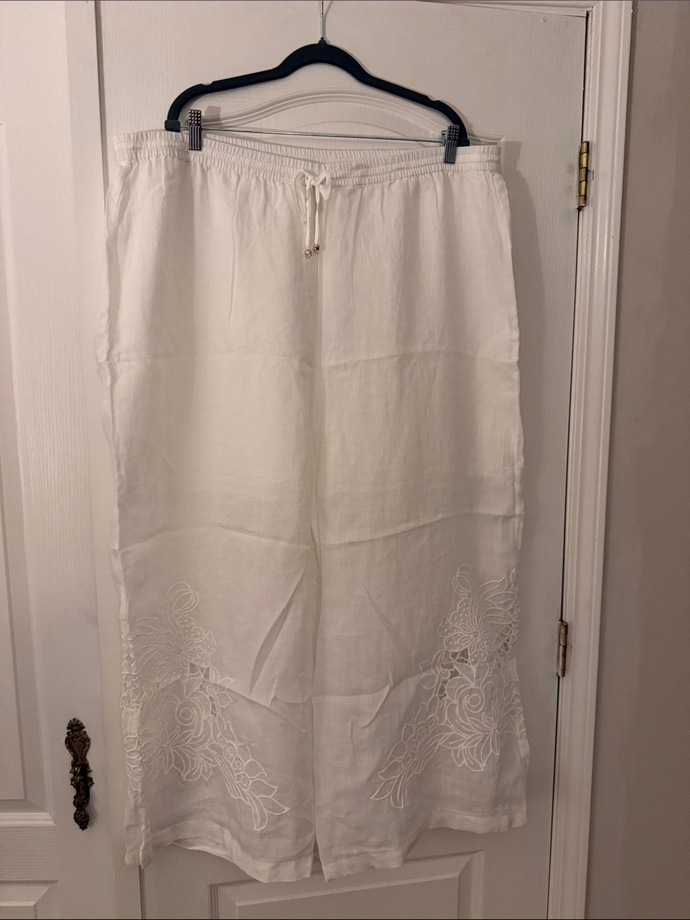 Johnny Was stunning White Linen wide leg pant with tonal embroidery Size 1X NWT